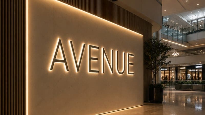 EV-SLEF01LBY-NW application - Wide edge-lit storefront sign